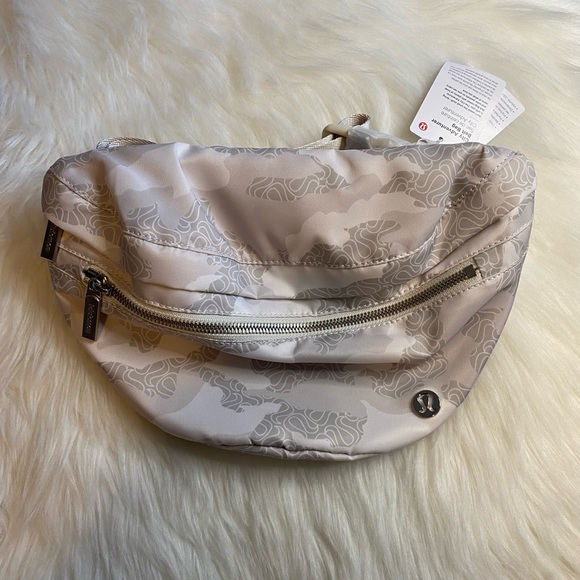 Lululemon City Adventurer Belt Bag 2.5L Heritage Camo Vapor New - Picture 1 of 6